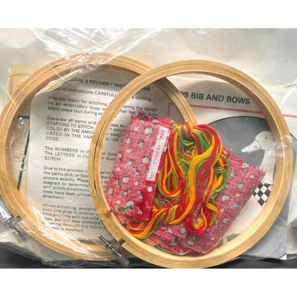 Creative Circle Bib & Bows Duck Geese Vtg 80s Embroidery Kit Christmas New 2309 - Picture 7 of 7